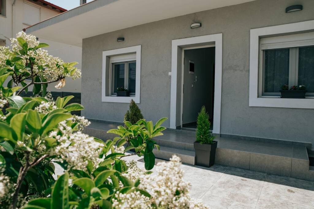 Villa Sophia'S Coastal Retreat Korinós Esterno foto